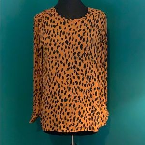 Tahari Animal Print Flowy long sleeve blouse med